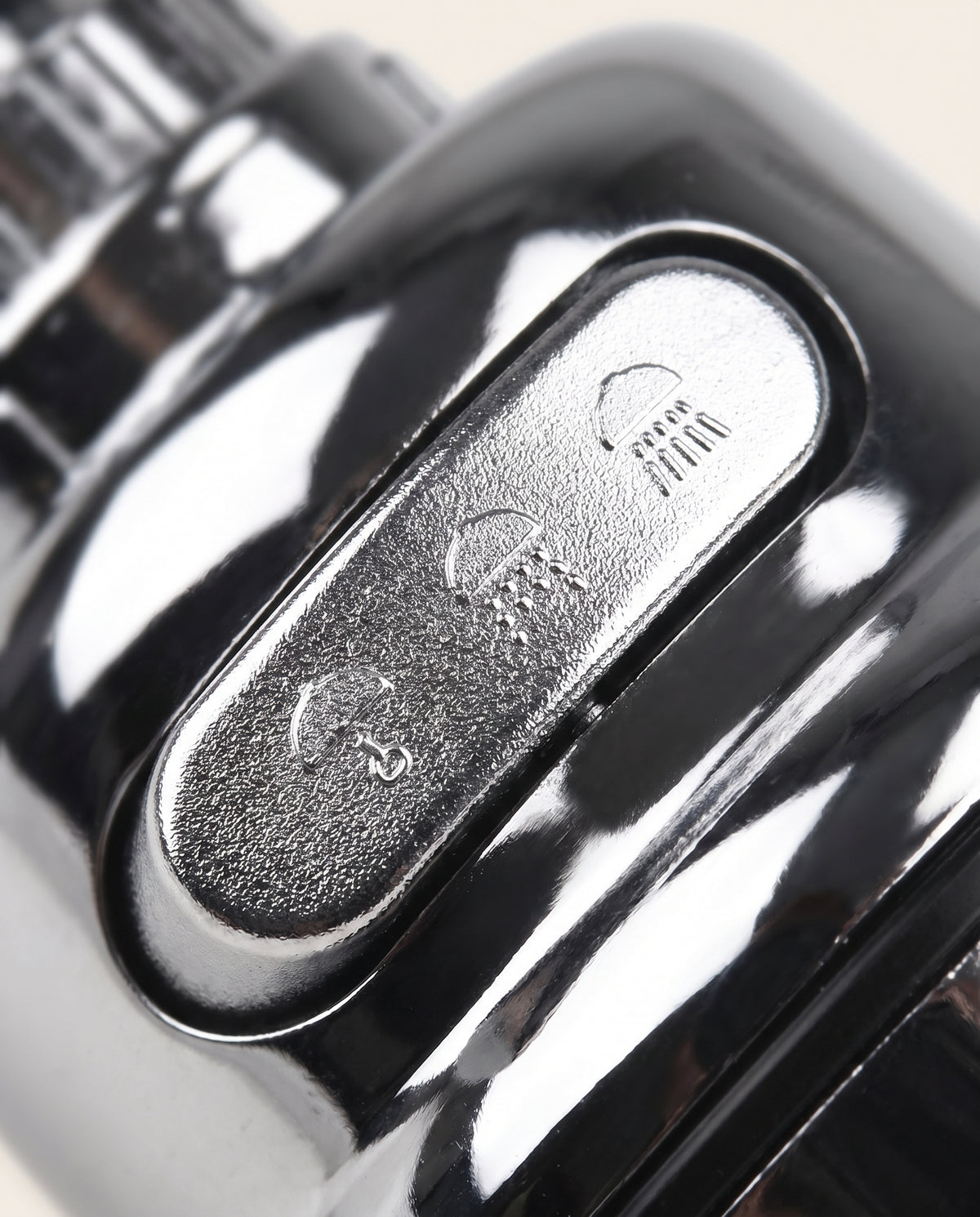 Aérateur de robinet pivotant à 360°, trois modes - macro detail