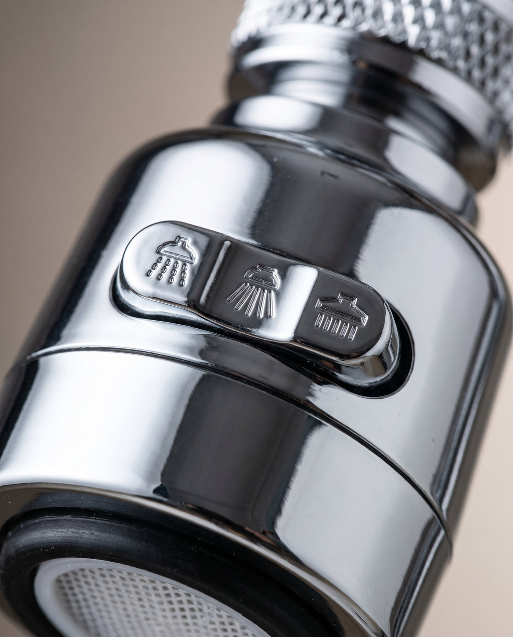 Aérateur de robinet pivotant à 360°, trois modes - macro detail