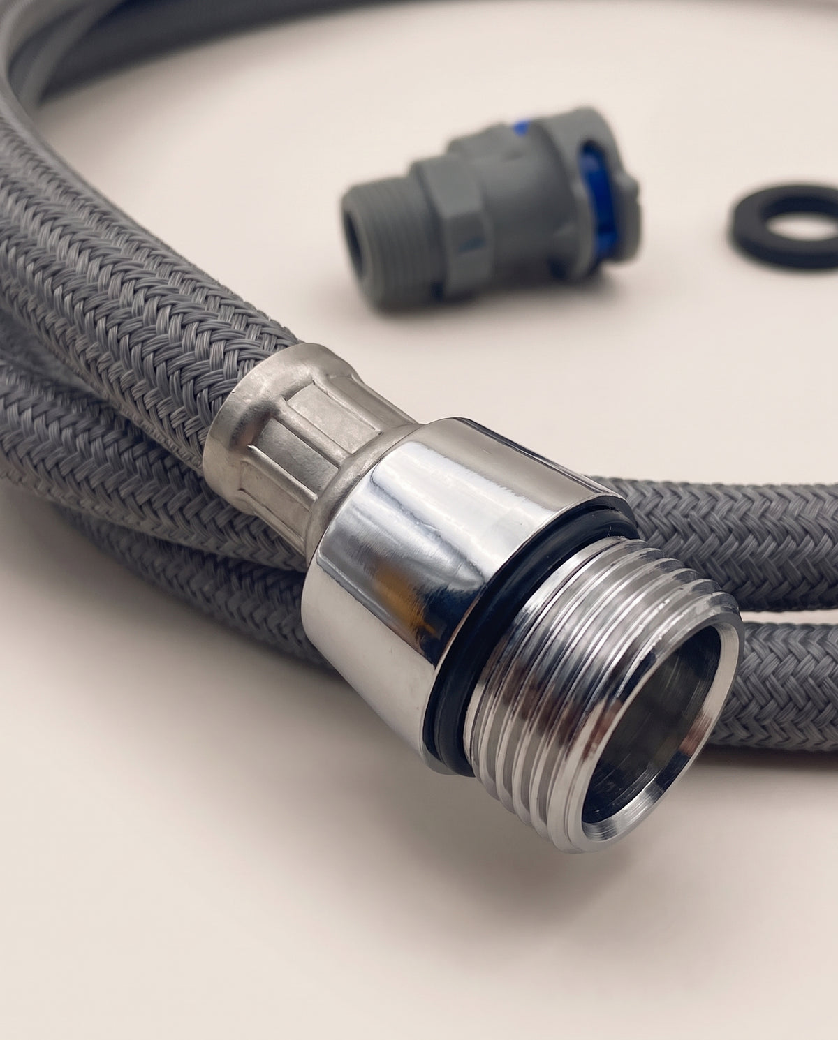 Flexible extractible en nylon 150 cm pour robinet - macro detail
