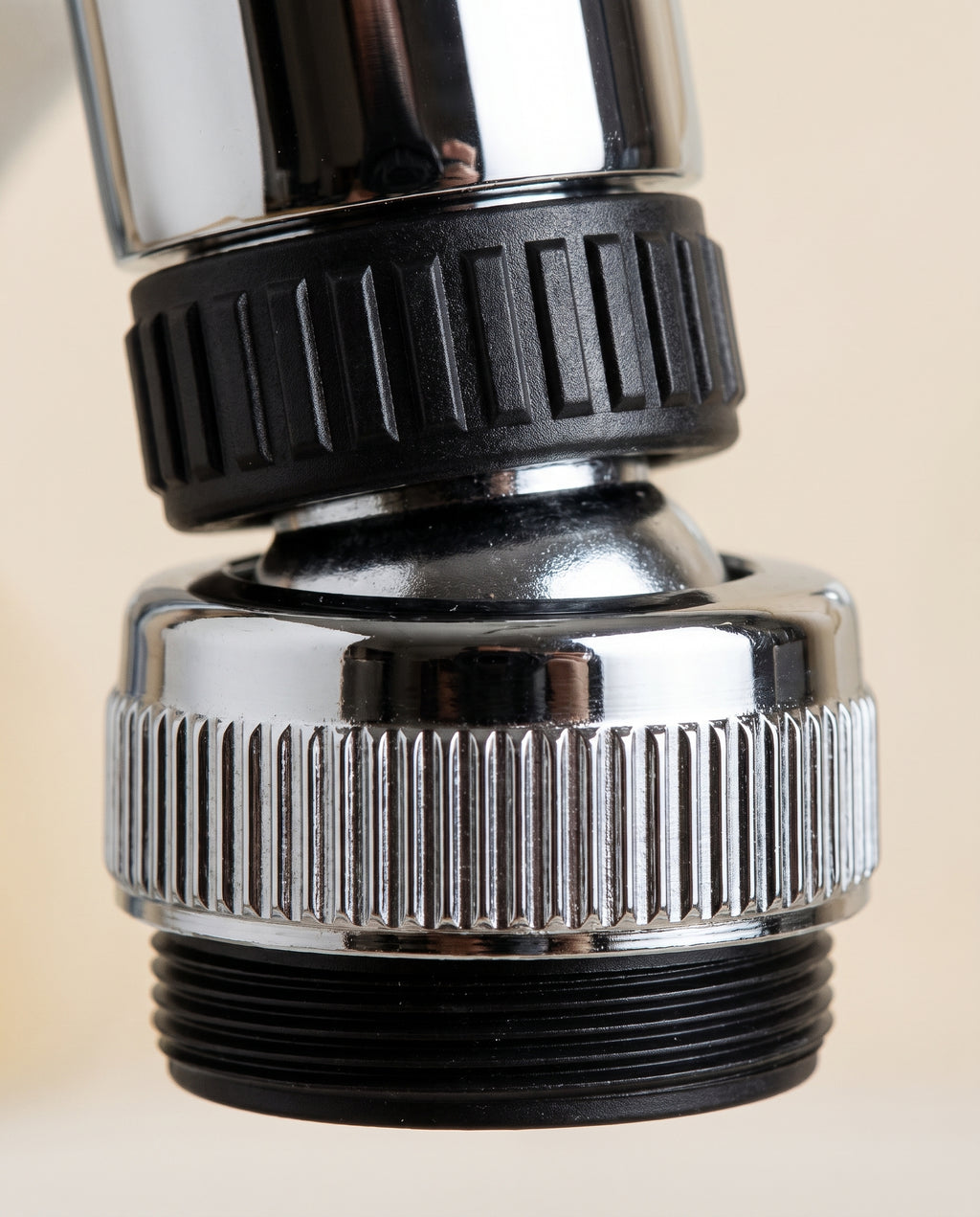 Rallonge filtrante pivotante pour robinet - macro detail