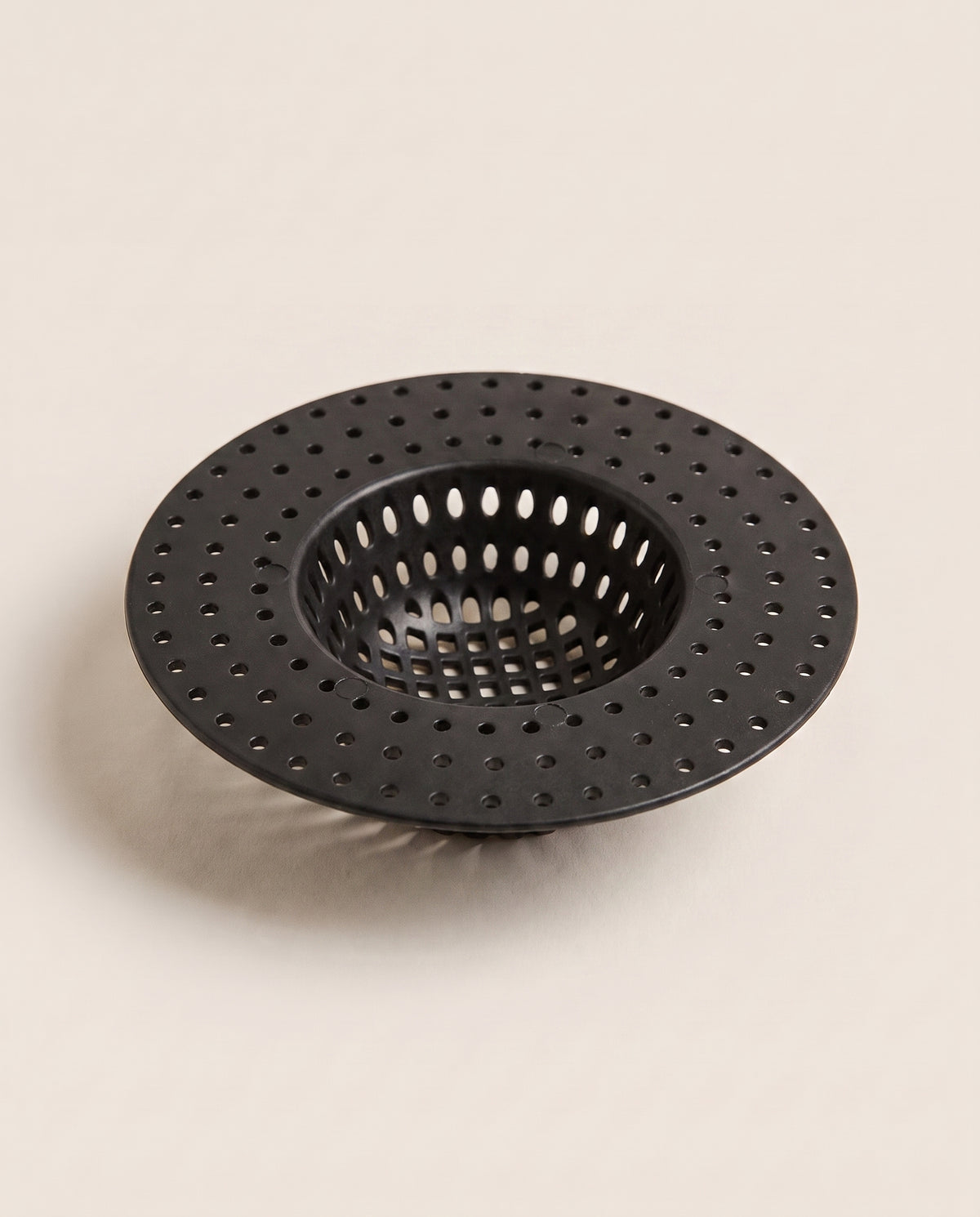 Filtre en plastique pour évacuation d’évier - variant