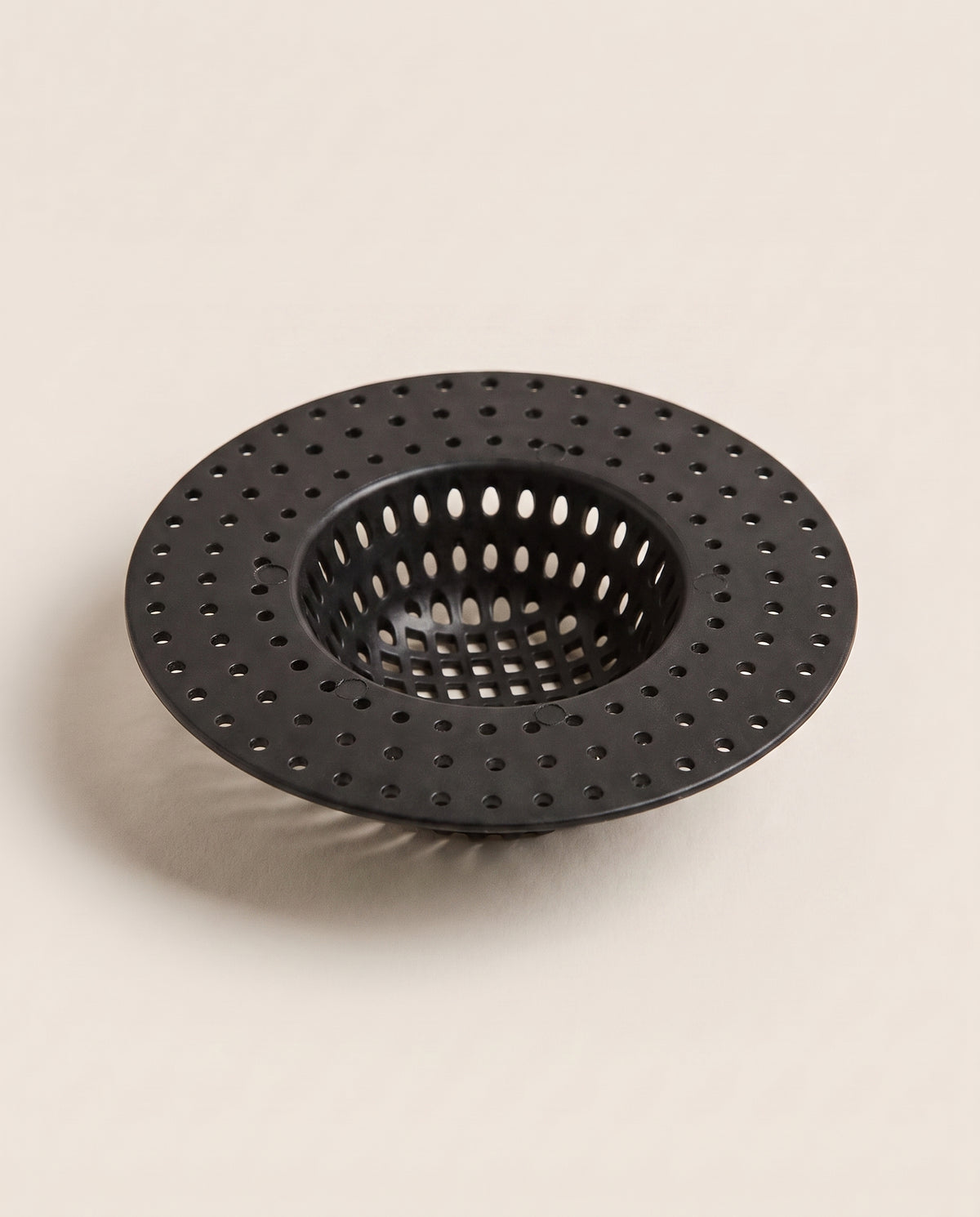 Filtre en plastique pour évacuation d’évier - variant