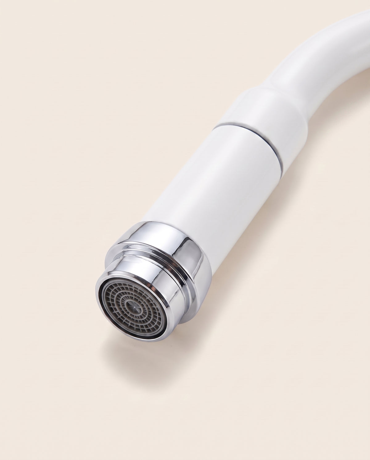 Aérateur filtrant pour robinet de cuisine - variant